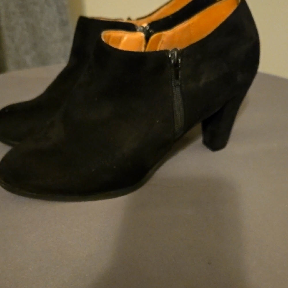 Chic Black Ankle Boots. The Sanzi low cut,side zip with dual zippers.